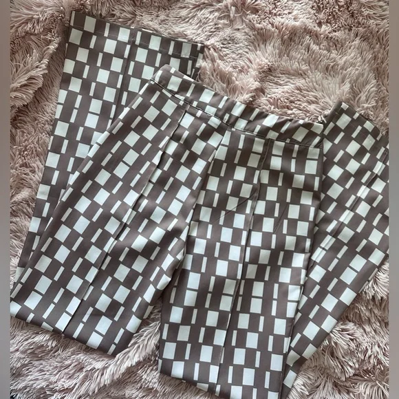 Princess Polly - Brown and White Geometric Pattern Pants - Picture 2 of 2